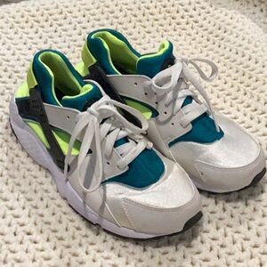 Nike Huarache Run Low Bright Spruce Volt Sneakers Size 7Y 654275-045